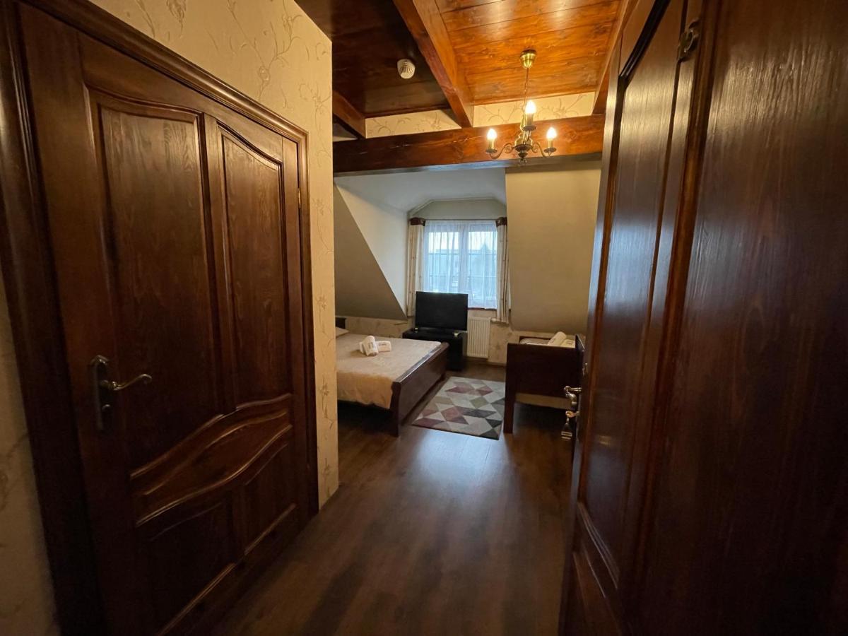 Hotel Tyrol I Restauracja Zycie Gruzji Osielsko Exteriér fotografie
