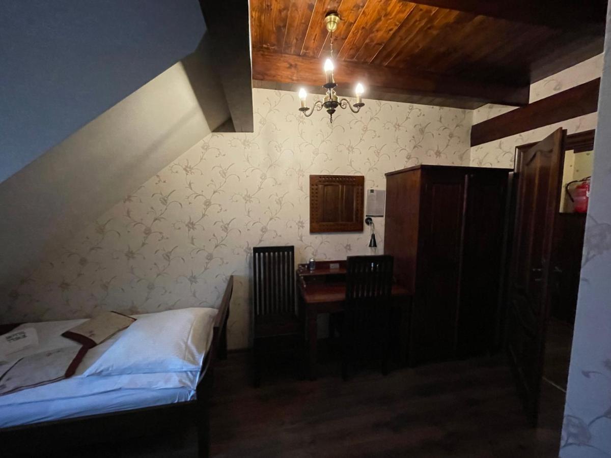 Hotel Tyrol I Restauracja Zycie Gruzji Osielsko Exteriér fotografie