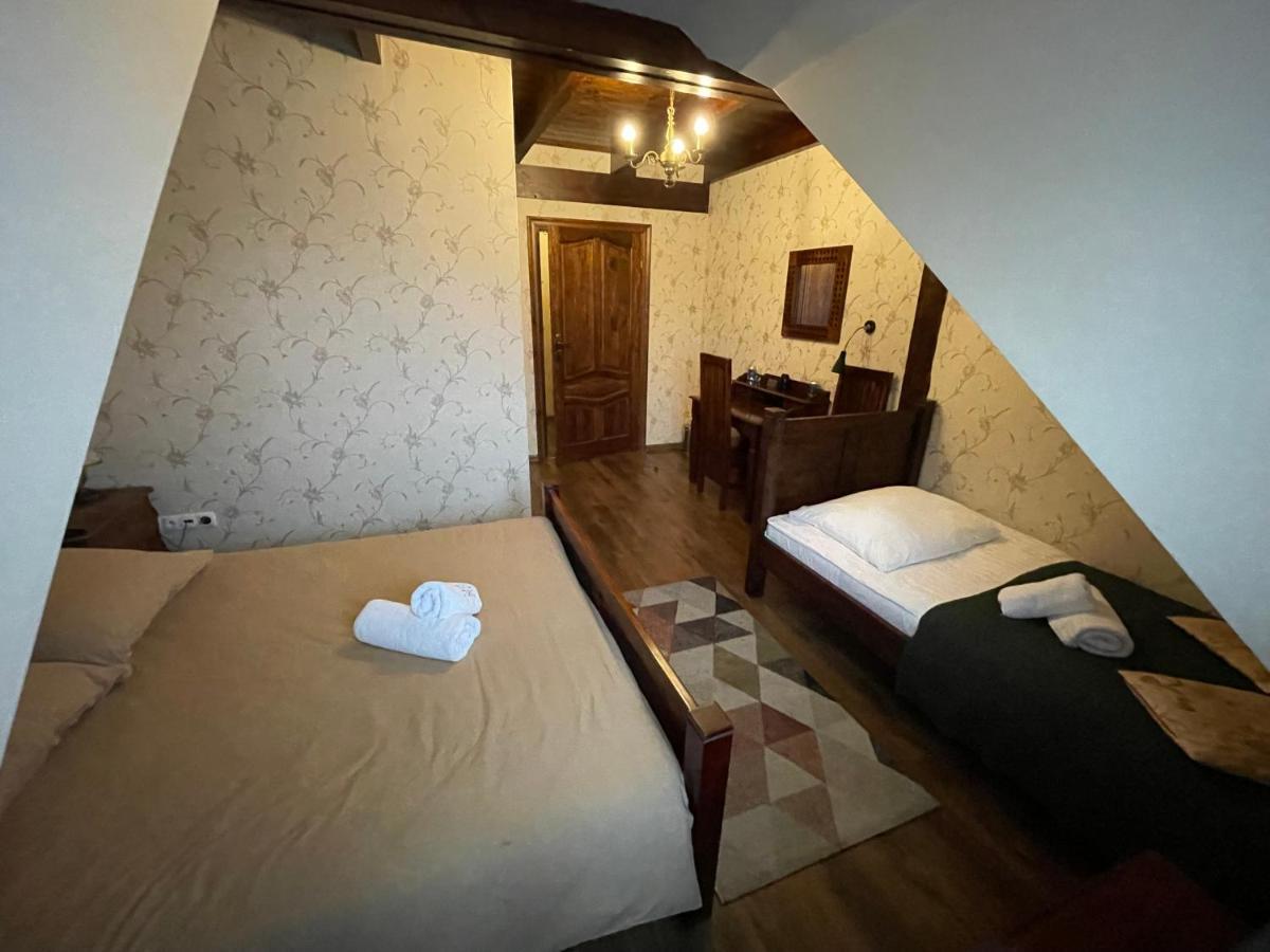 Hotel Tyrol I Restauracja Zycie Gruzji Osielsko Exteriér fotografie