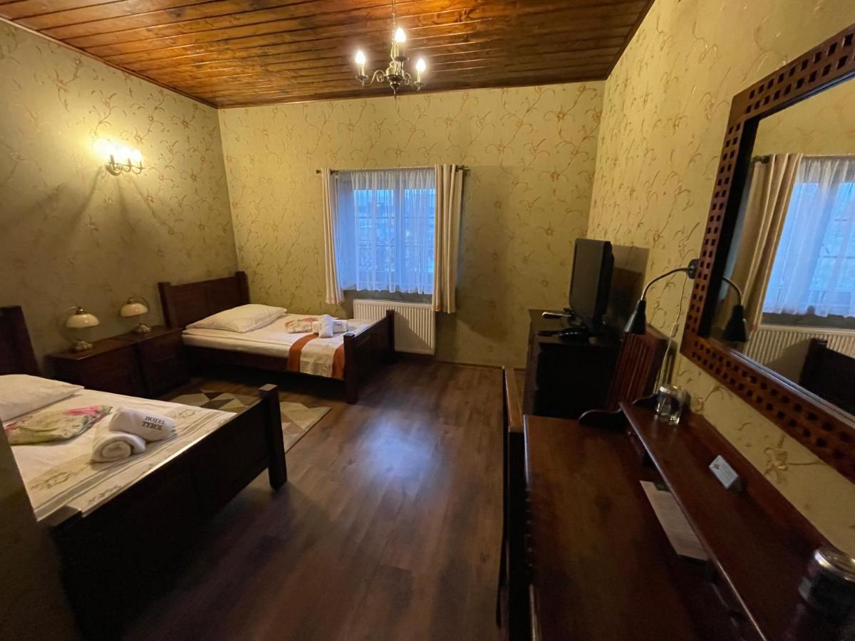 Hotel Tyrol I Restauracja Zycie Gruzji Osielsko Exteriér fotografie