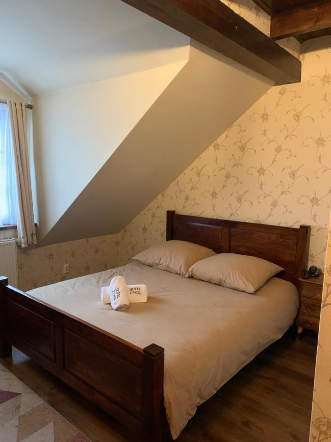Hotel Tyrol I Restauracja Zycie Gruzji Osielsko Exteriér fotografie