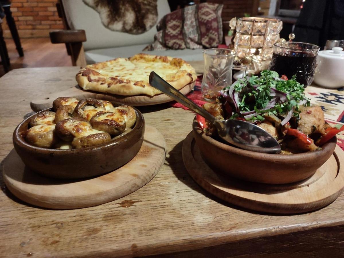 Hotel Tyrol I Restauracja Zycie Gruzji Osielsko Exteriér fotografie