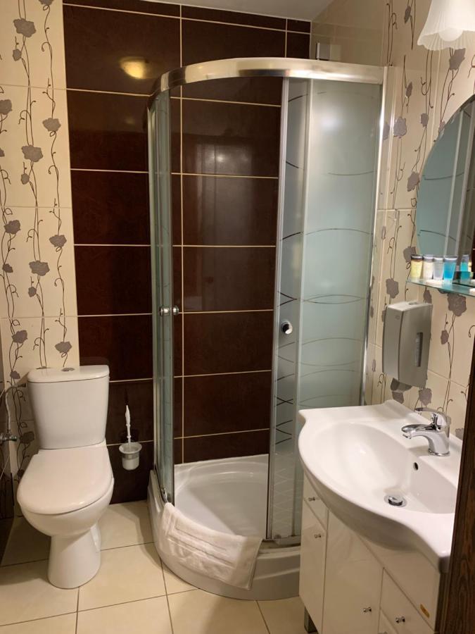 Hotel Tyrol I Restauracja Zycie Gruzji Osielsko Exteriér fotografie