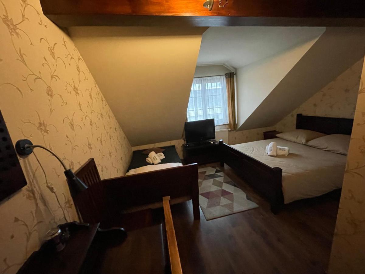 Hotel Tyrol I Restauracja Zycie Gruzji Osielsko Exteriér fotografie