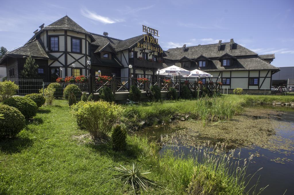 Hotel Tyrol I Restauracja Zycie Gruzji Osielsko Exteriér fotografie